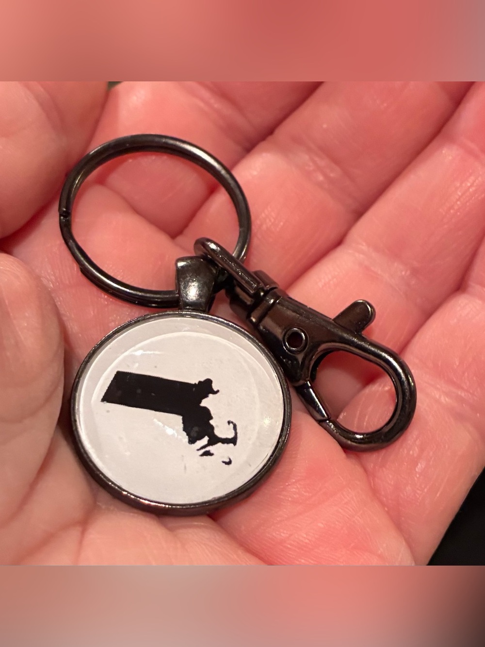 (2/$12,4/$20)Massachusetts State Silhouette Keychain Key & Card Holder